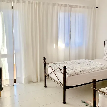 Charming Carvoeiro Poolside Apartment Carvoeiro (Lagoa)
